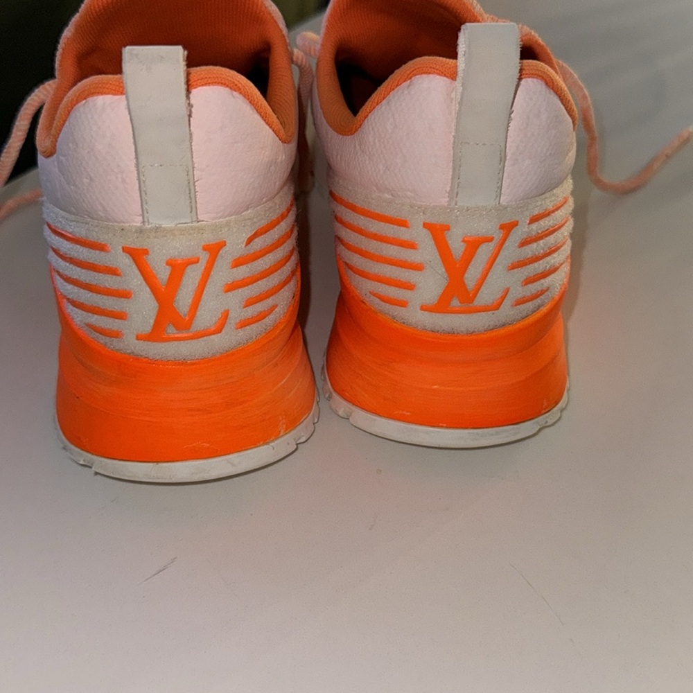 Pre-owned  Authentic Men's Louis Vuitton V.N.R. Sneaker - Picture 13 of 14